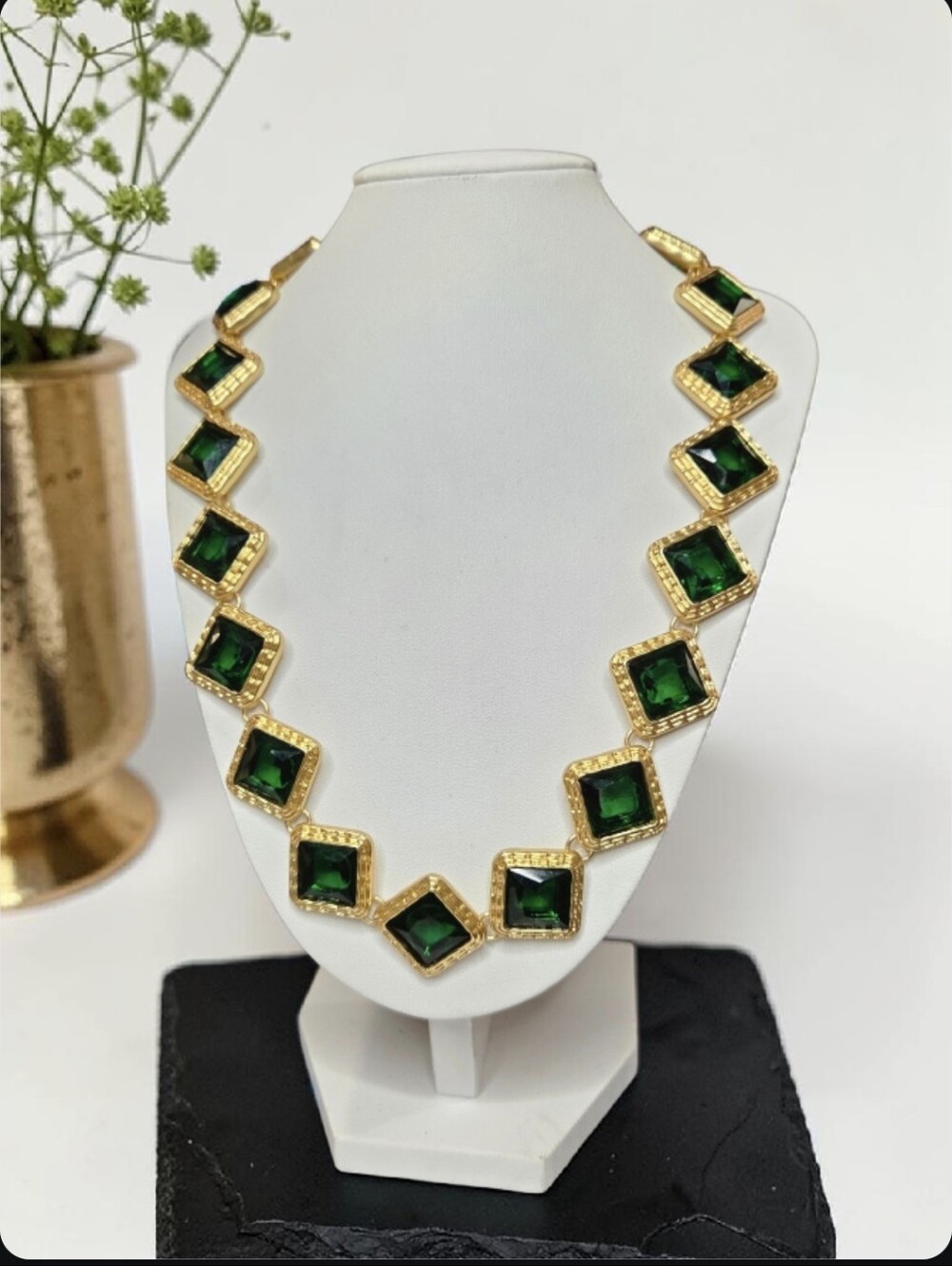 18k Matte Gold Plated Gorgeous Emerald Glass Crystal Necklace - Picture 6 of 6